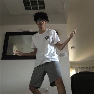 Meet your Posher, Manuel